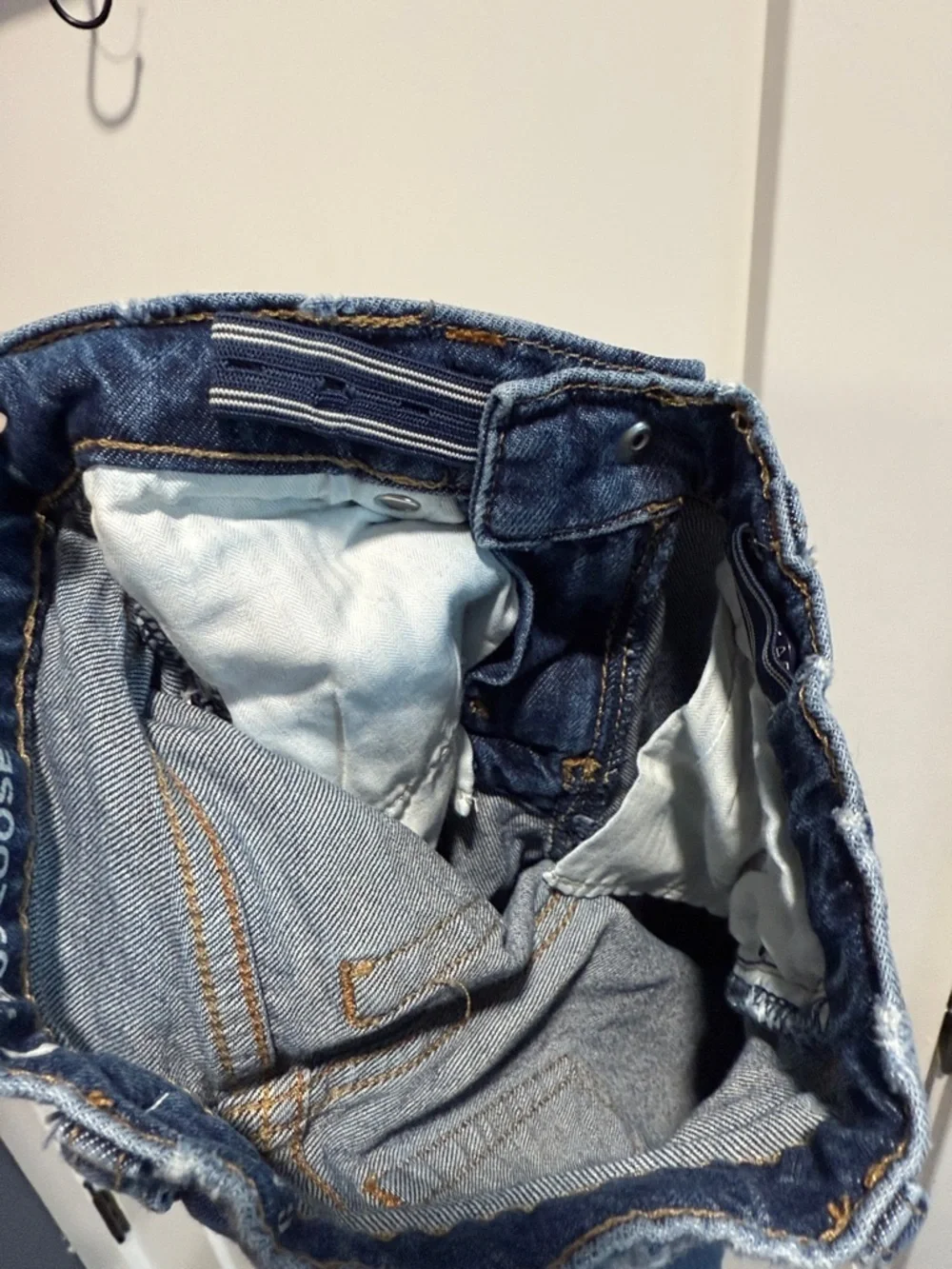 GAP Distressed Mid-Blue High-Rise Loose Jeans 7 Slim Like New